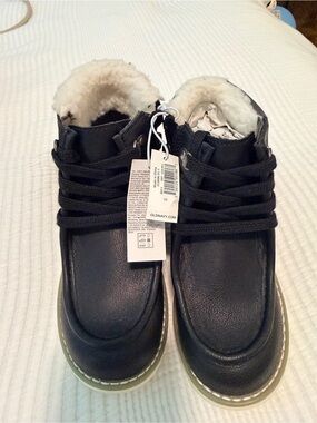 Old Navy Black Lace-Up Faux Shearling Boots